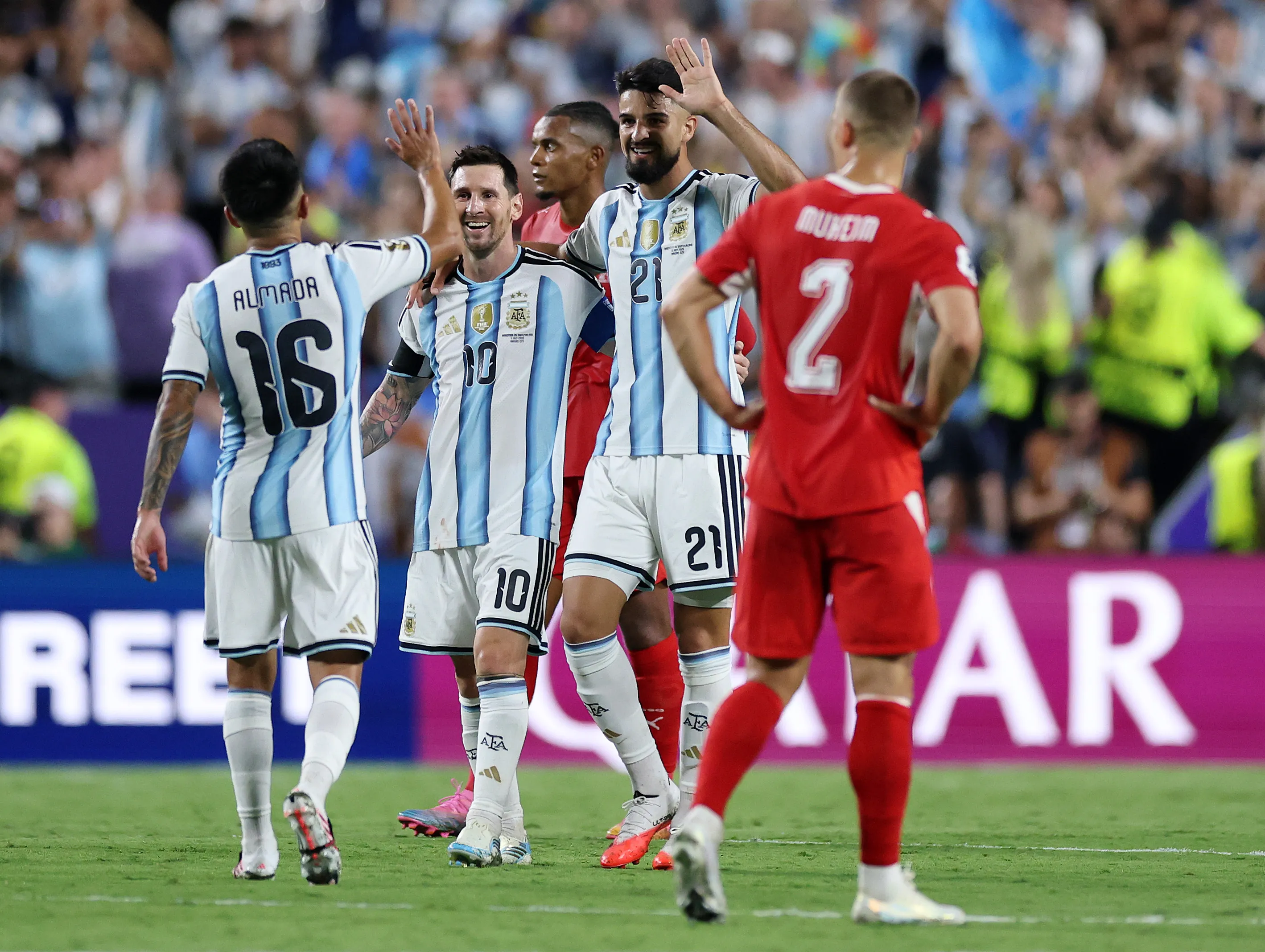 Suiza no pudo parar a Argentina ni Messi: clásico contra Inglaterra en semifinales del Mundial.
