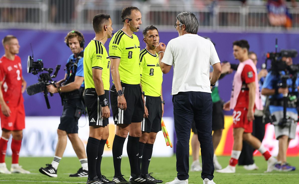 “Se nos castigó”: DT de Suiza estalla por polémico arbitraje ante Argentina en el Mundial 2026