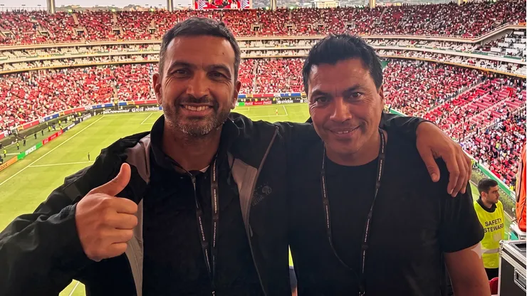 El ex portero Felipe Núñez junto al Chino González en Guadalajara.