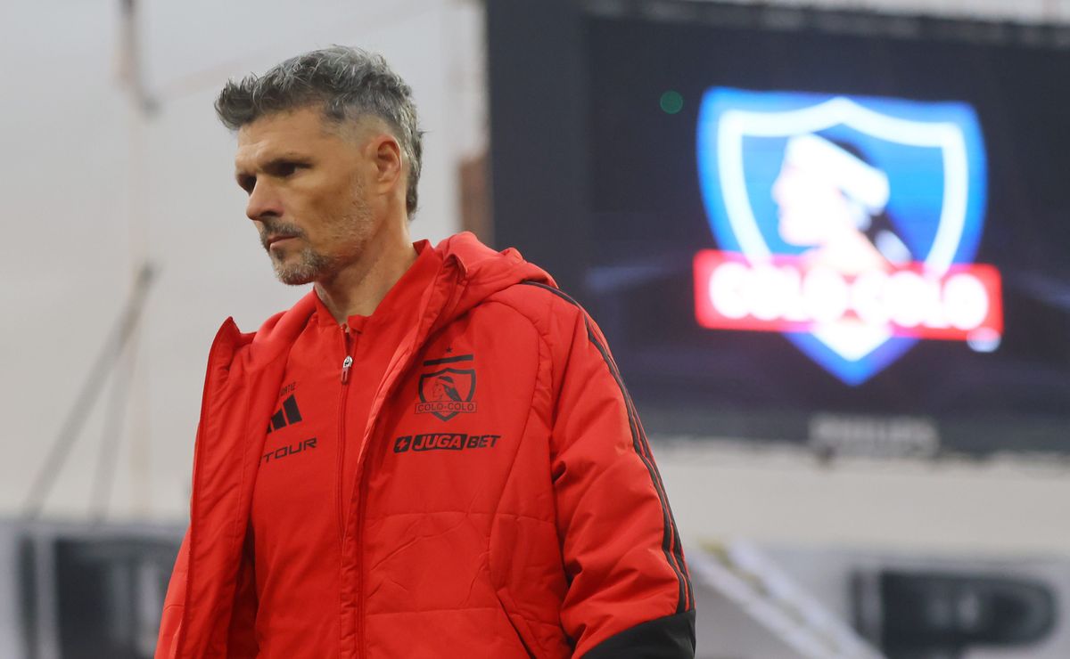 Colo Colo contra el tiempo: se cumple la fecha límite que dio Fernando Ortiz para sumar refuerzos