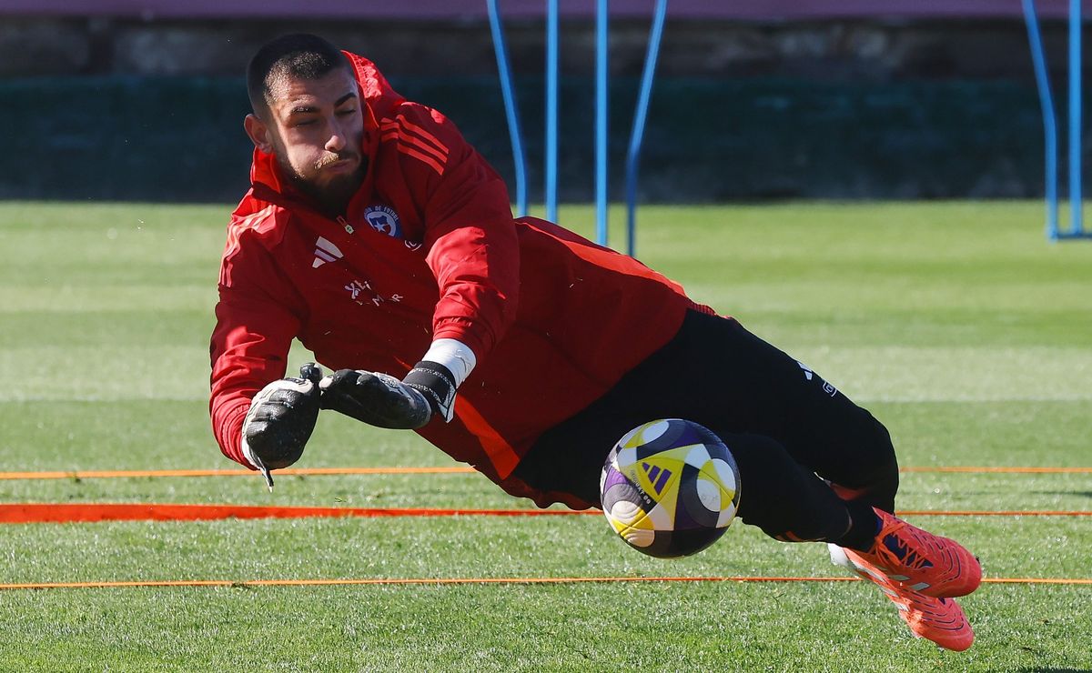 Experto en el arco elige al meta que debe jugar en la Selección Chilena: “Hay material”