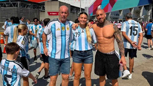 De Luca vive la Copa del Mundo con sus hijos.