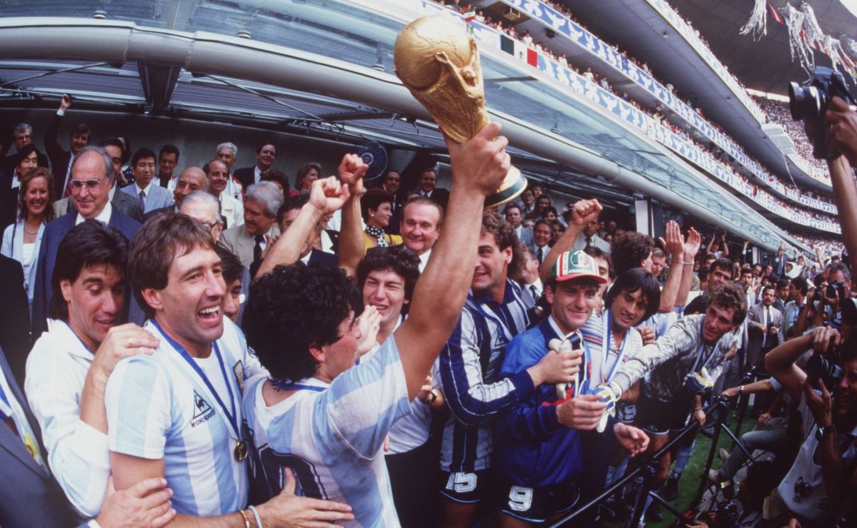 ¿Qué hubiese pasado en el duelo entre Inglaterra y Argentina en el 86 si hubiese existido el VAR?: “Goles anulados”