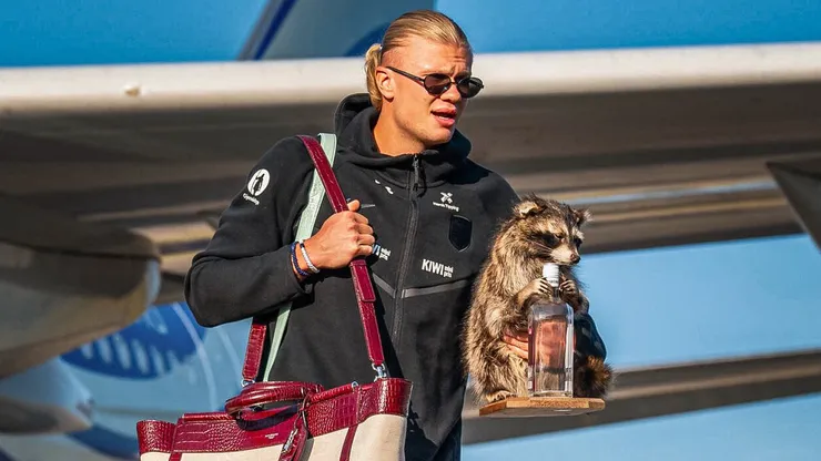 Haaland de vuelta en Noruega: llegó con un mapache texano.