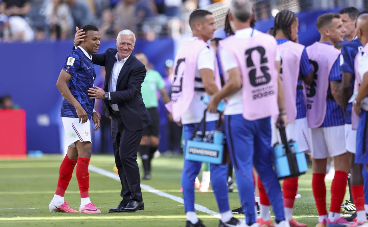 Didier Deschamps deja la grande con recado a Lamine Yamal: “Se juega con los pies, no con la boca”