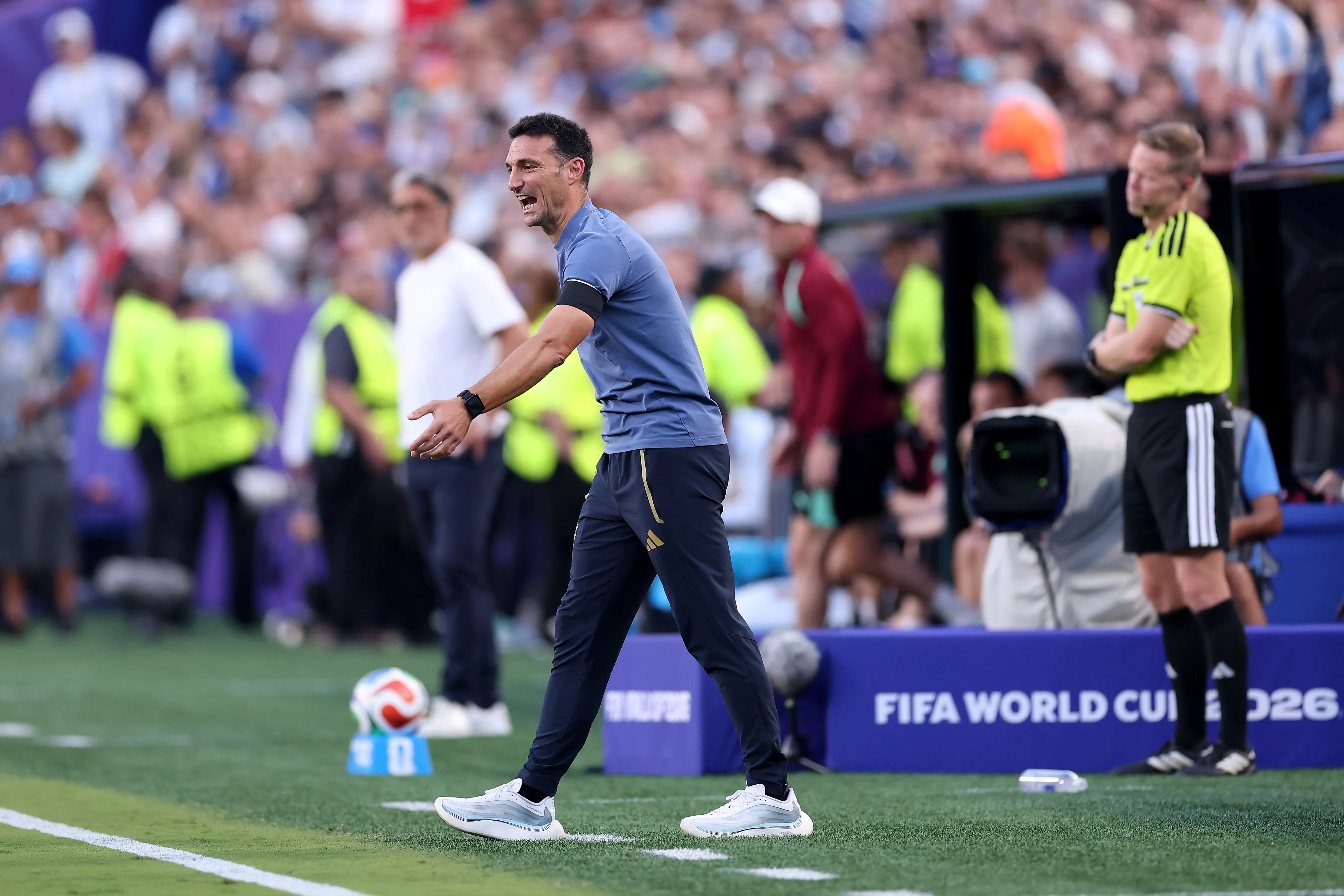 Lionel Scaloni busca fórmulas ante Inglaterra (Photo by Carl Recine/Getty Images)