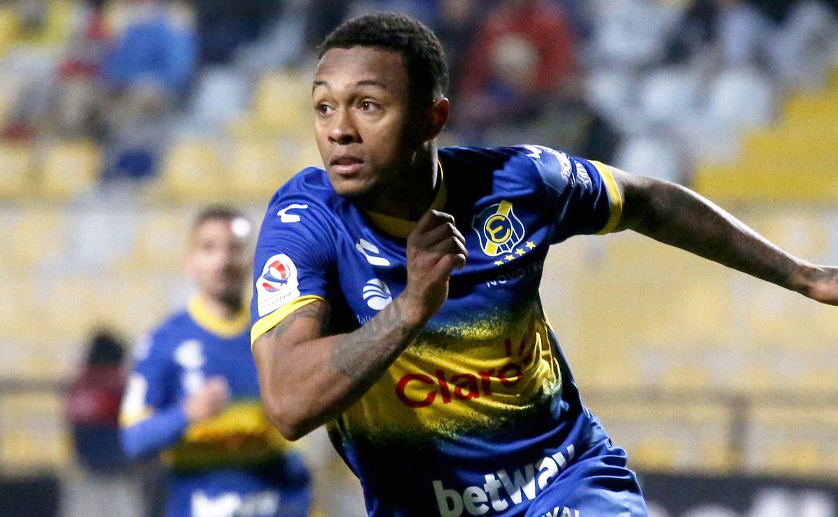 Delantero chileno reveló se víctima de estafa: supuestos representantes lo llevarían a exótico fútbol