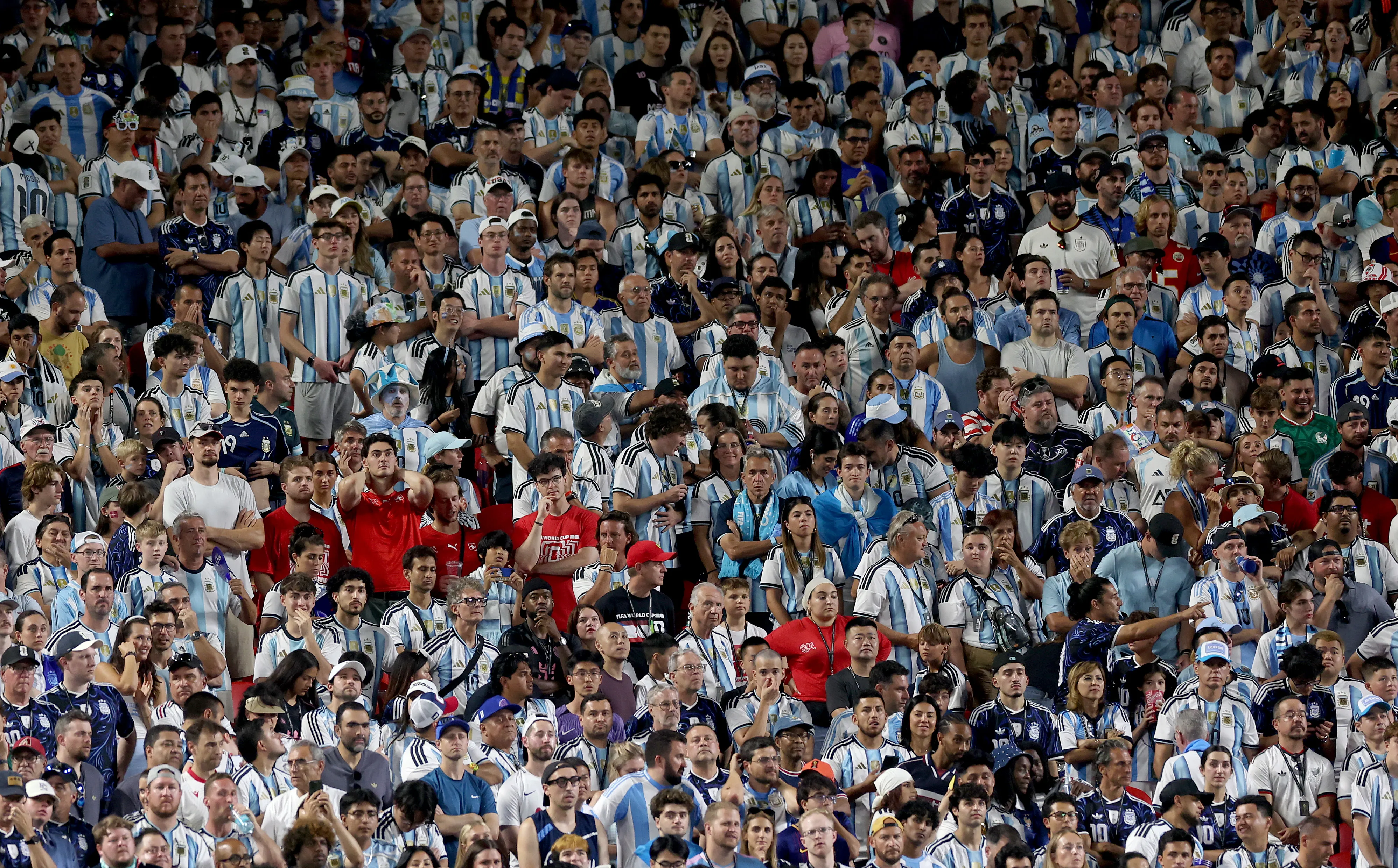 Hinchas de Argentina no podrán ingresar nada que haga alusión a las Malvinas | Getty Images