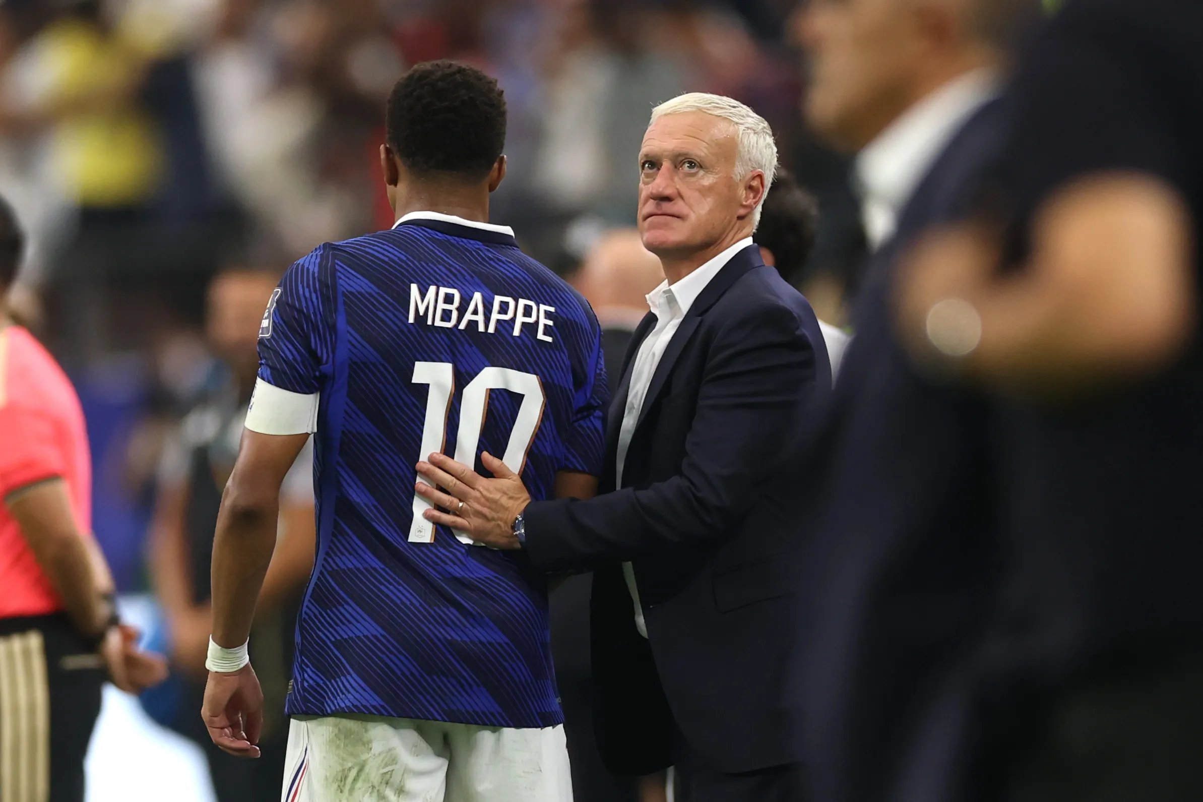 Mbappé dejó varias críticas y algunas olieron a un palo al plan de Deschamps. (Lars Baron/Getty Images).