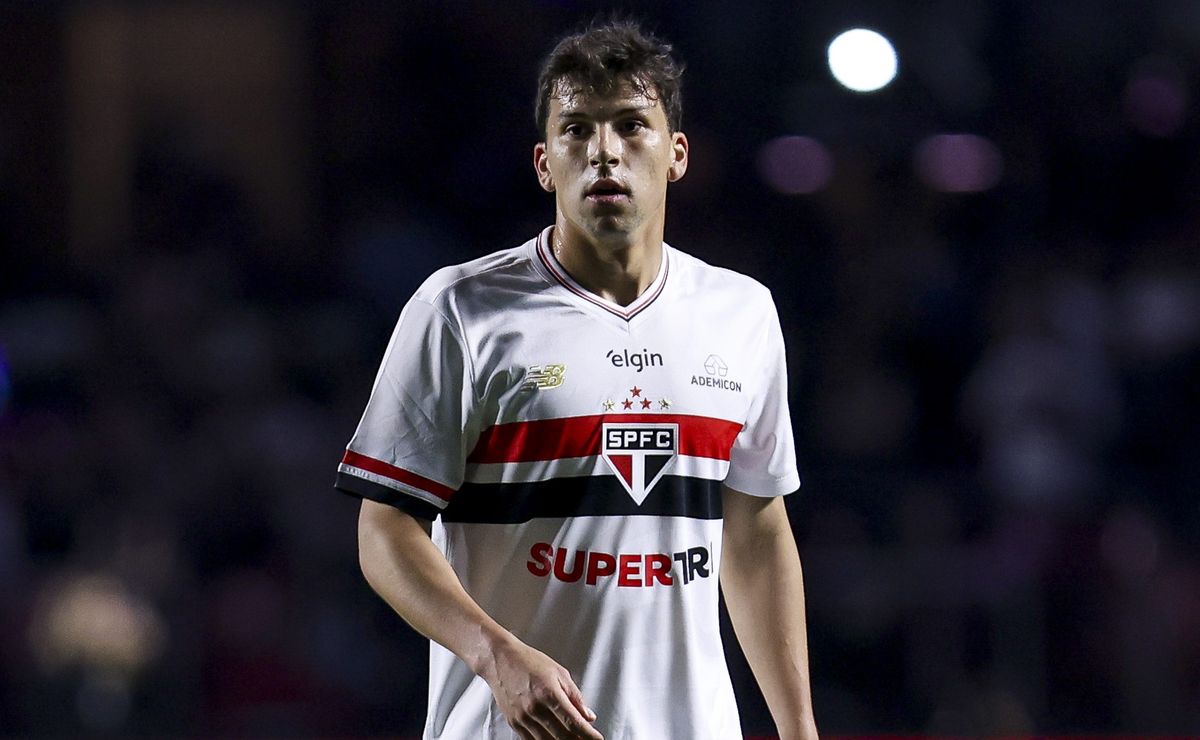 Giro inesperado: Gonzalo Tapia no va a Udinese y parte a una liga de menor nivel