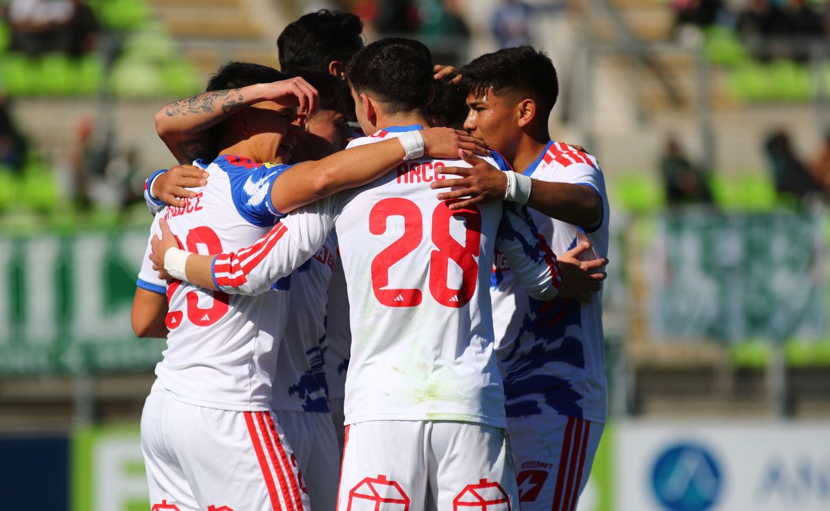 Celebra Gago: U. de Chile a detalles de cerrar al segundo refuerzo del mercado invernal
