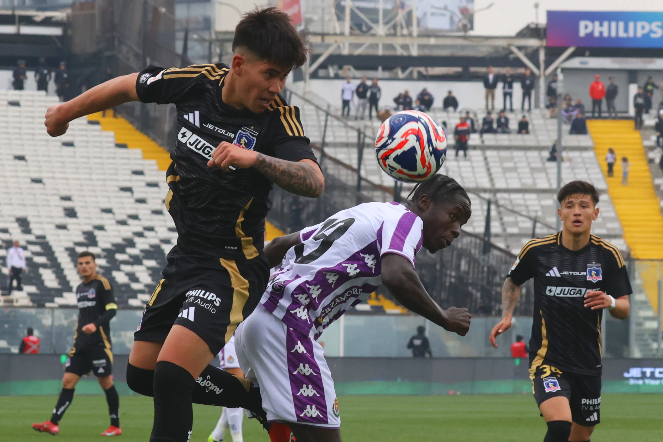 Víctor Campos se va de Colo Colo con destino a El Salvador. Foto: Photosport.