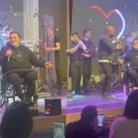 "Es un sueño": campeón con la U se luce cantando con Garras de Amor