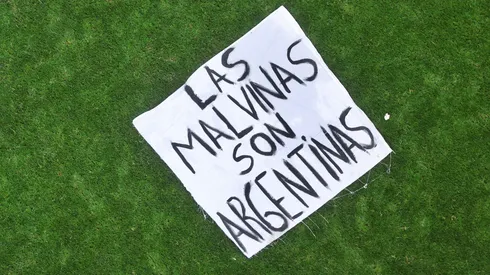 La bandera que mostró Argentina sobre Malvinas le traerá castigo de FIFA.