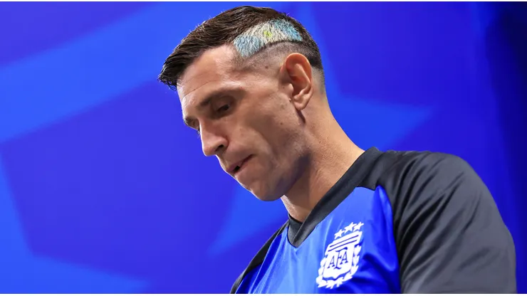 Dibu Martínez tiene una promesa de cara a la final del domingo ante España.