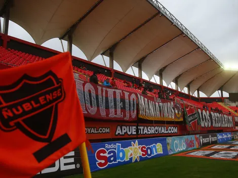 Se rajó el techo en Chillán: estadio Nelson Oyarzún sufre con el temporal