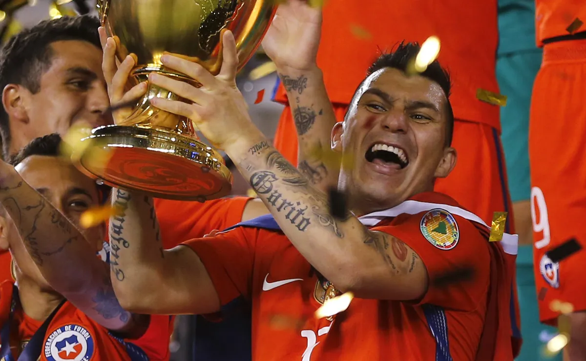 Gary Medel reflexiona sobre la generación dorada de Chile Gary Medel reflexiona sobre la generación dorada de Chile