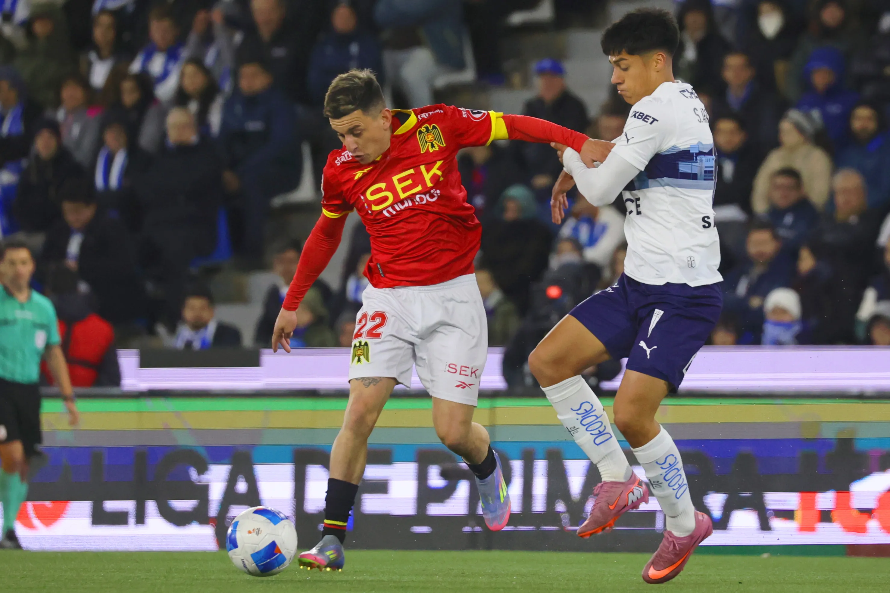 El jugador habría recibido una oferta desde el extranjero/Photosport