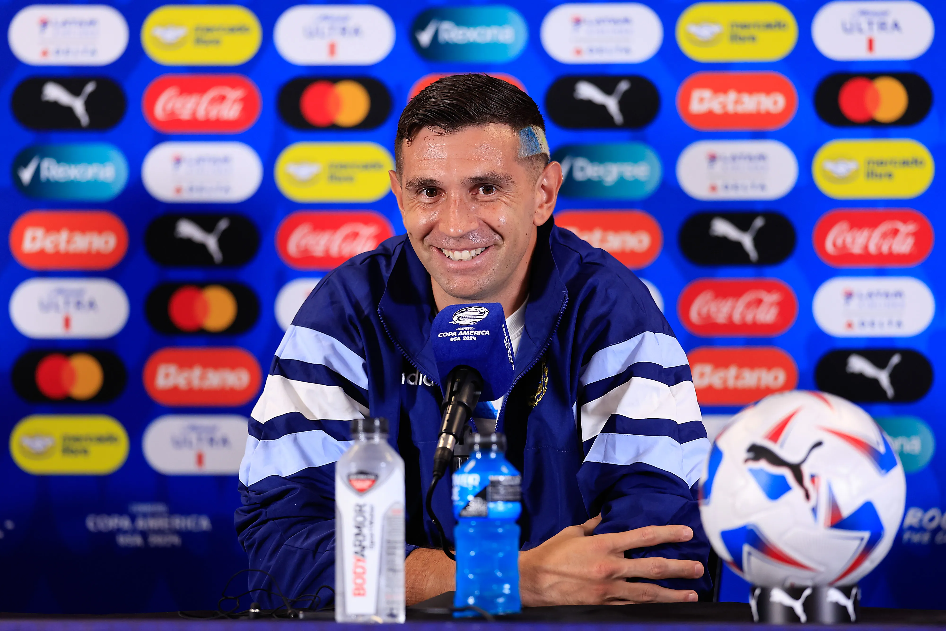 El meta también dijo presente en la conferencia previa a la final de la Copa América 2024. | Foto: Getty Images.