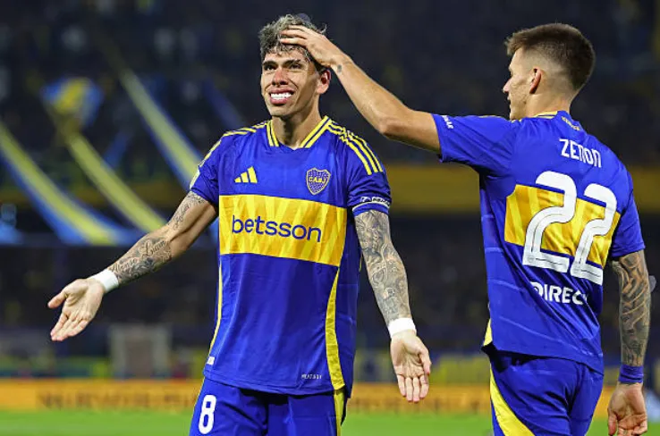 Kevin Zenón y Carlos Palacios tendrán chances en Boca. (Getty Images).