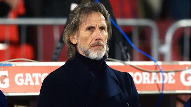 El ex DT de la Roja sigue en la polémica tras su paso por Chile.