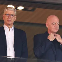 Arsène Wenger sale a defender a la polémica pausa de hidratación