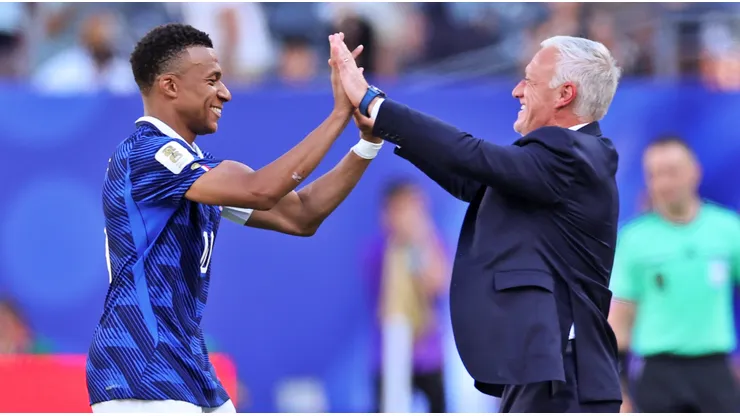 Mbappée le dedicó una sentida despedida a Deschamps.