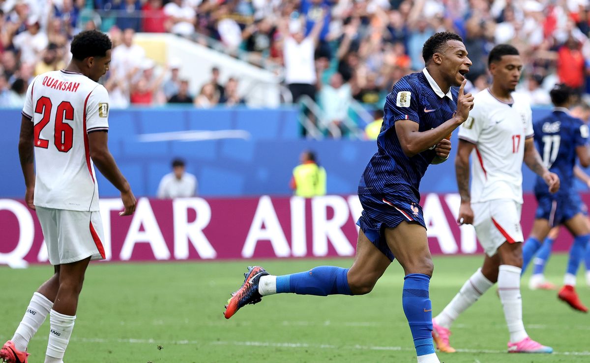 El día en que Pelé amenazó con “desempolvar los botines” si Kylian Mbappé seguía rompiendo sus récords