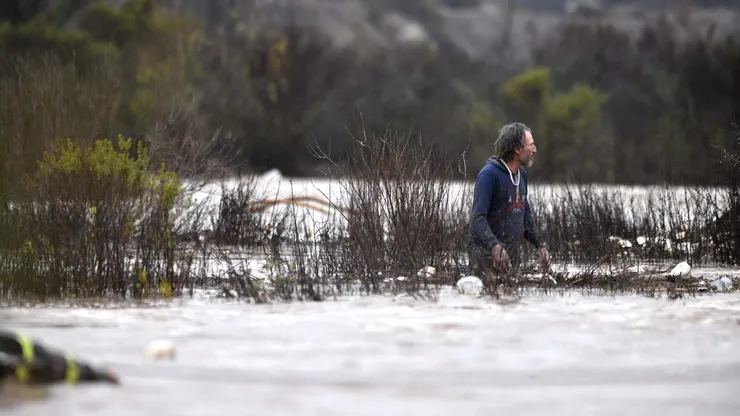 Imagen referencial de la crecida de los ríos con el temporal.