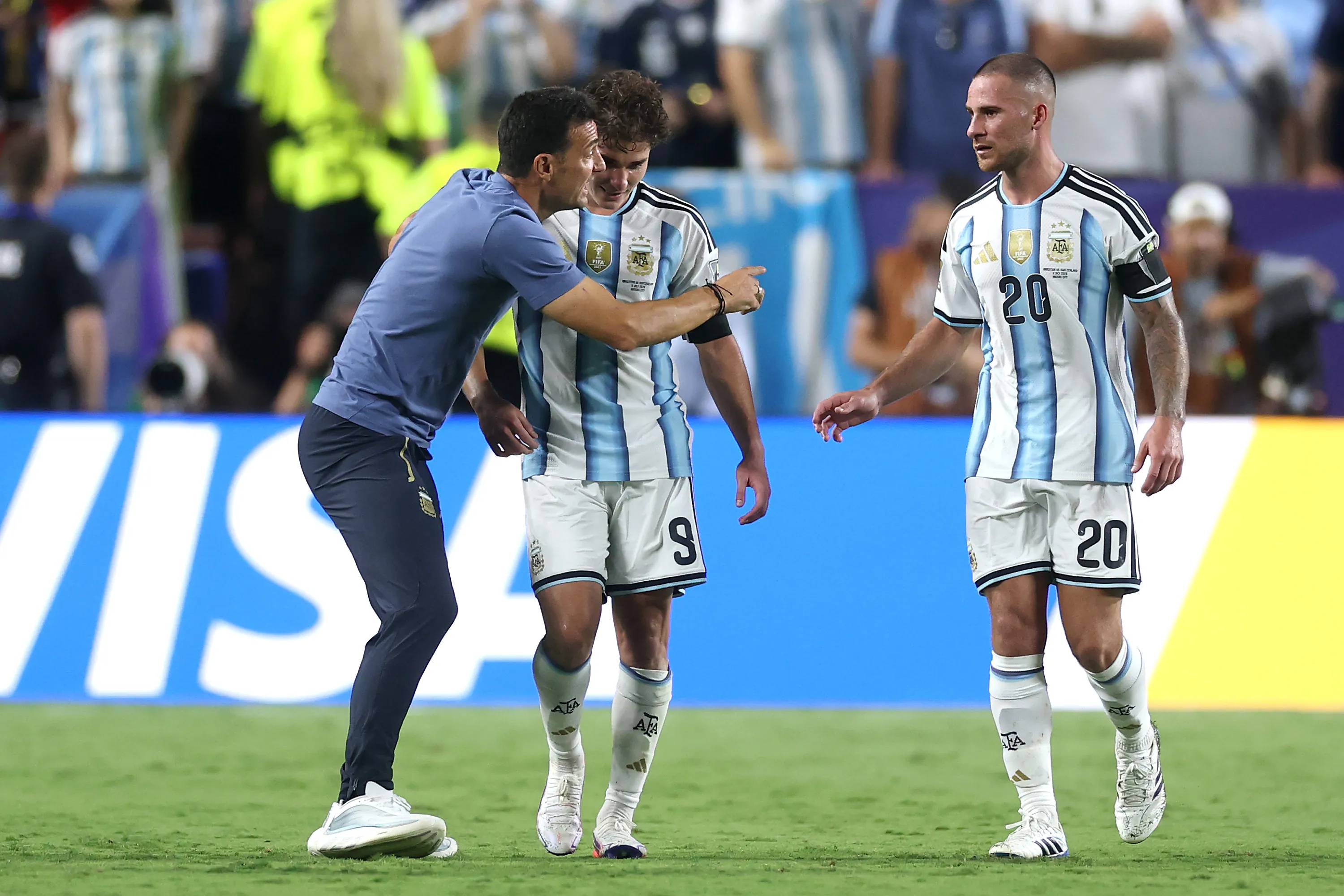 Lionel Scaloni mueve la formación de Argentina. (Photo by Lars Baron/Getty Images)