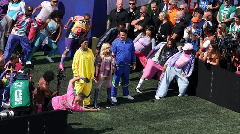 Ronaldinho, Madonna y Ronaldo en el show de medio tiempo del Mundial.