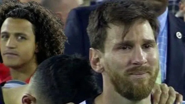 La popular imagen de Alexis y Messi recibe una actulización.