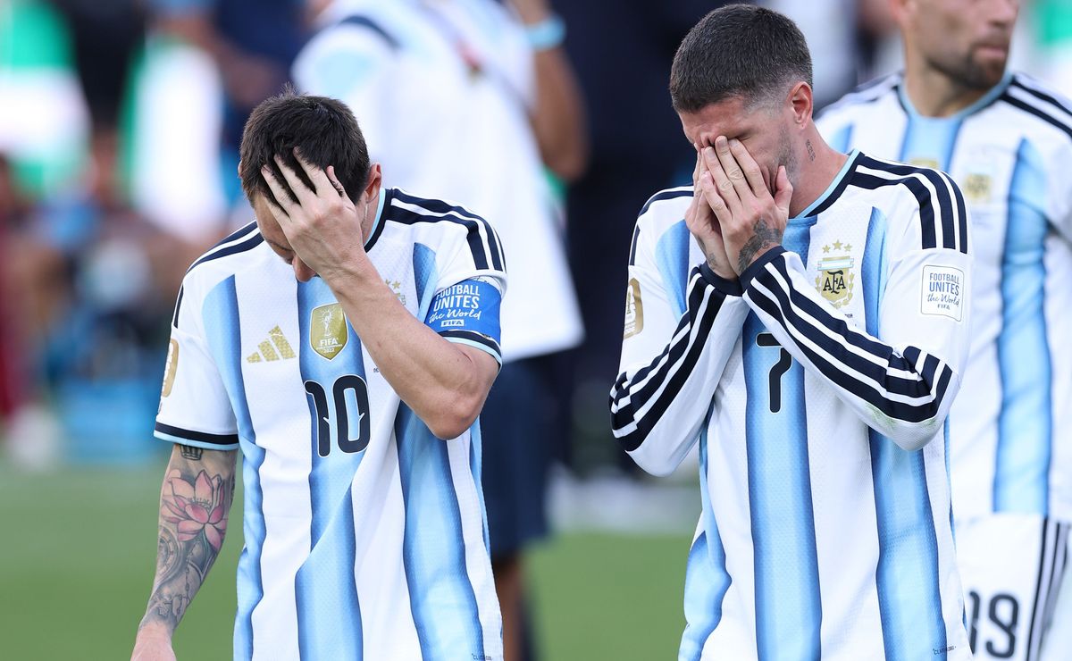Las mejores fotos de la tristeza y bronca de Argentina tras perder vs España la final del Mundial 2026