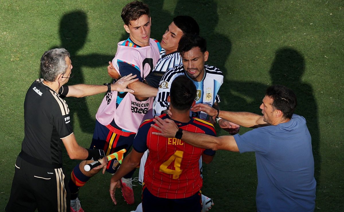 La pelea en la final del Mundial 2026: Argentina se fue caliente con España