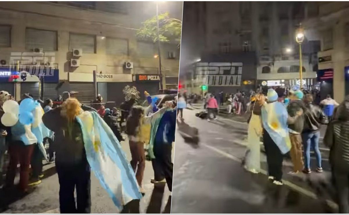 Cosas del fútbol: hinchas argentinos celebran en el Obelisco un gol que no existió