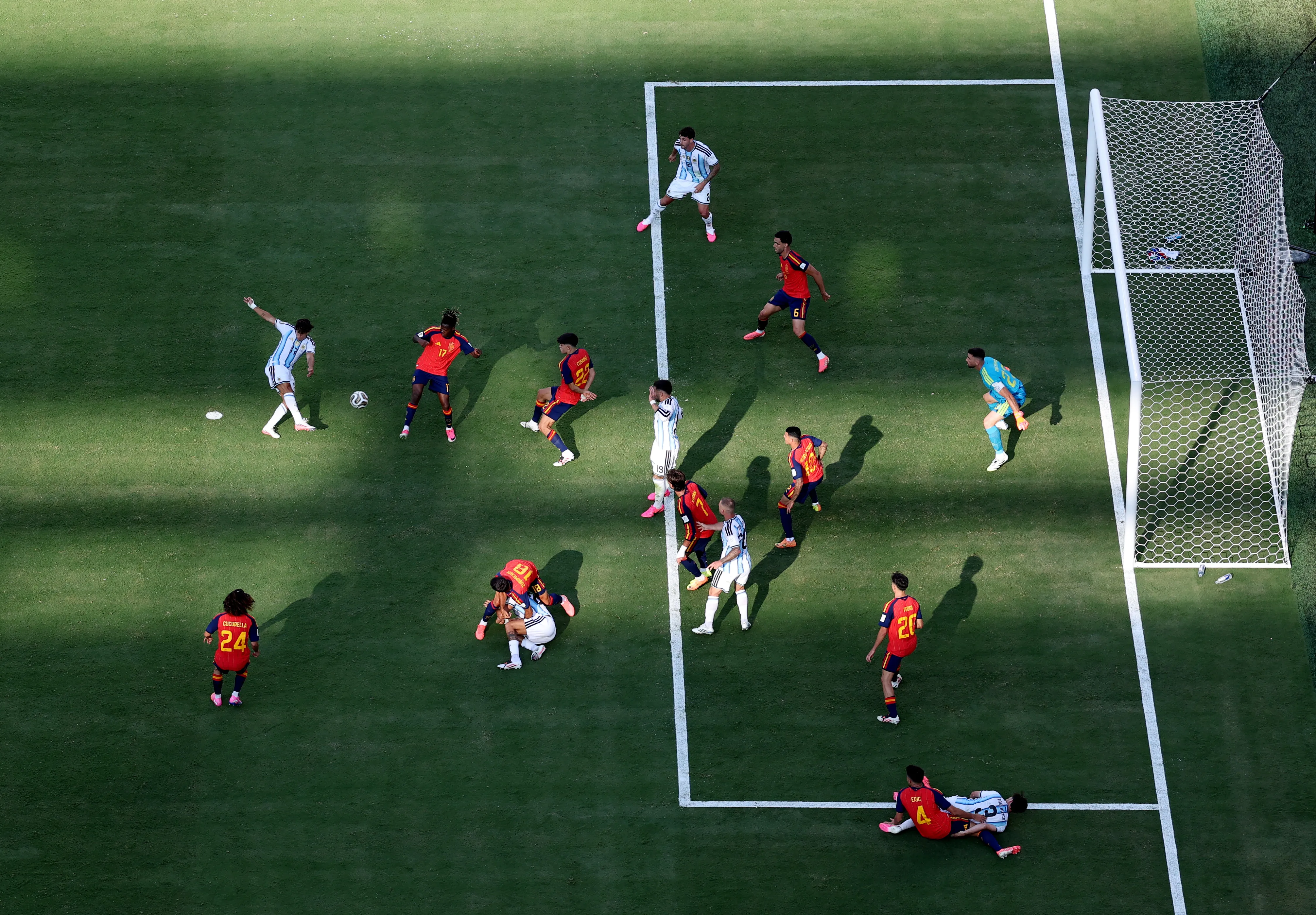 La jugada sobre el final de Simeone que se fue a las nubes