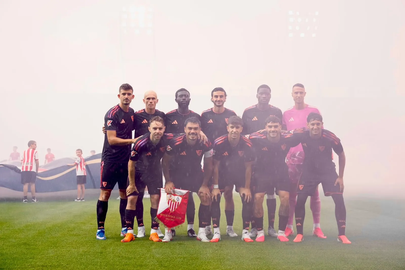 Gabriel Suazo lleva dos partidos como el primer capitán del Sevilla. Foto: Sevilla.