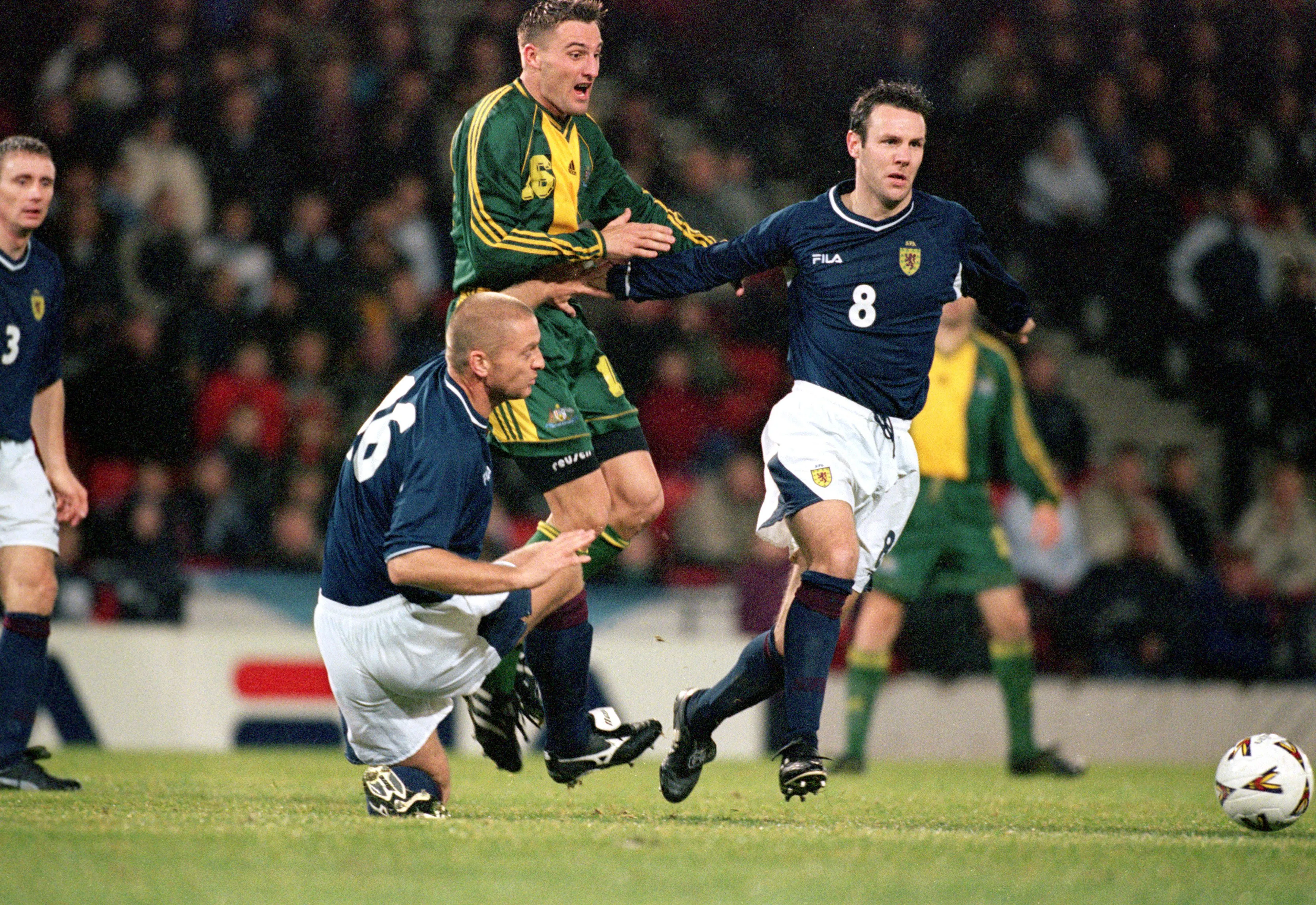 Craig Burley fue seleccionado escoces y jugó en el Chelsea durante 8 temporadas/Allsport