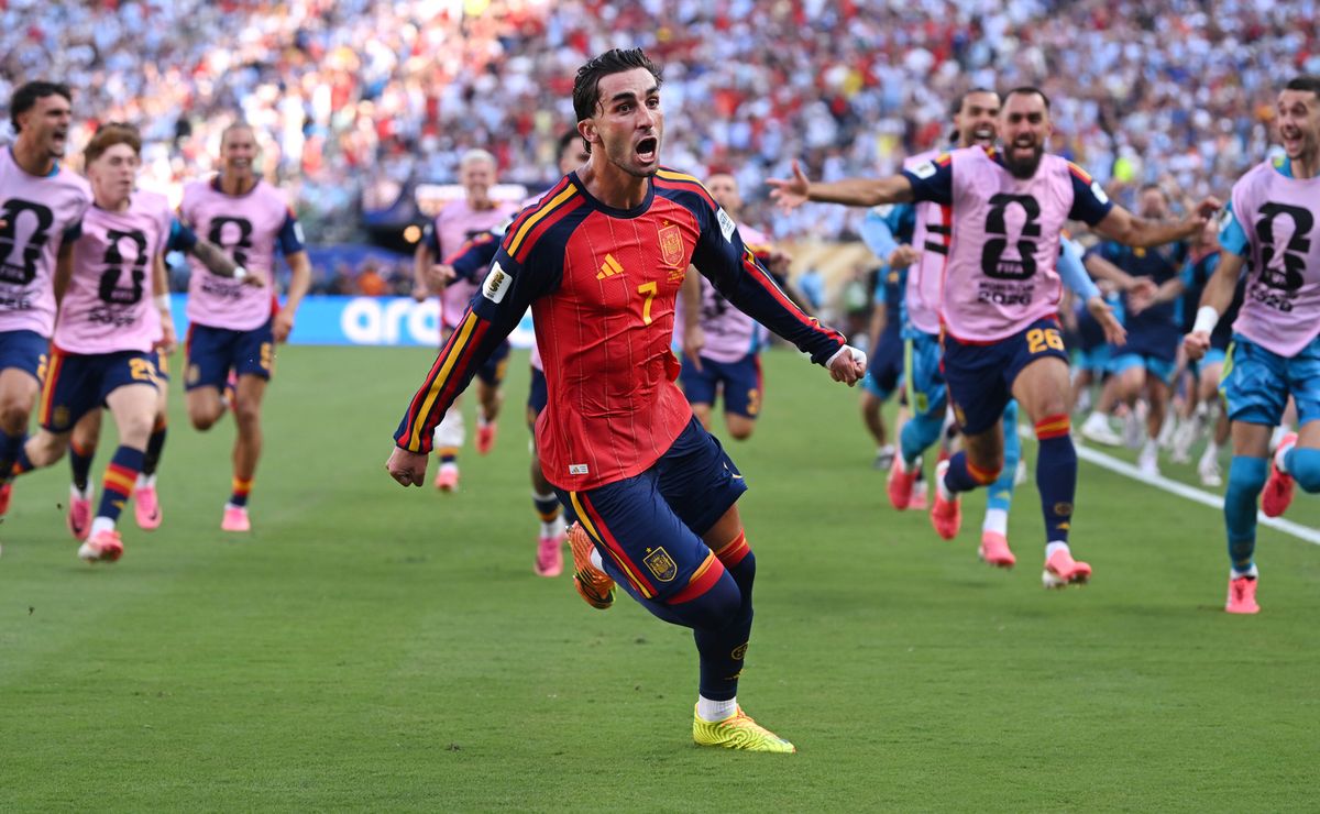 Literal: hinchas españoles generaron temblores en los festejos como nuevos campeones del mundo