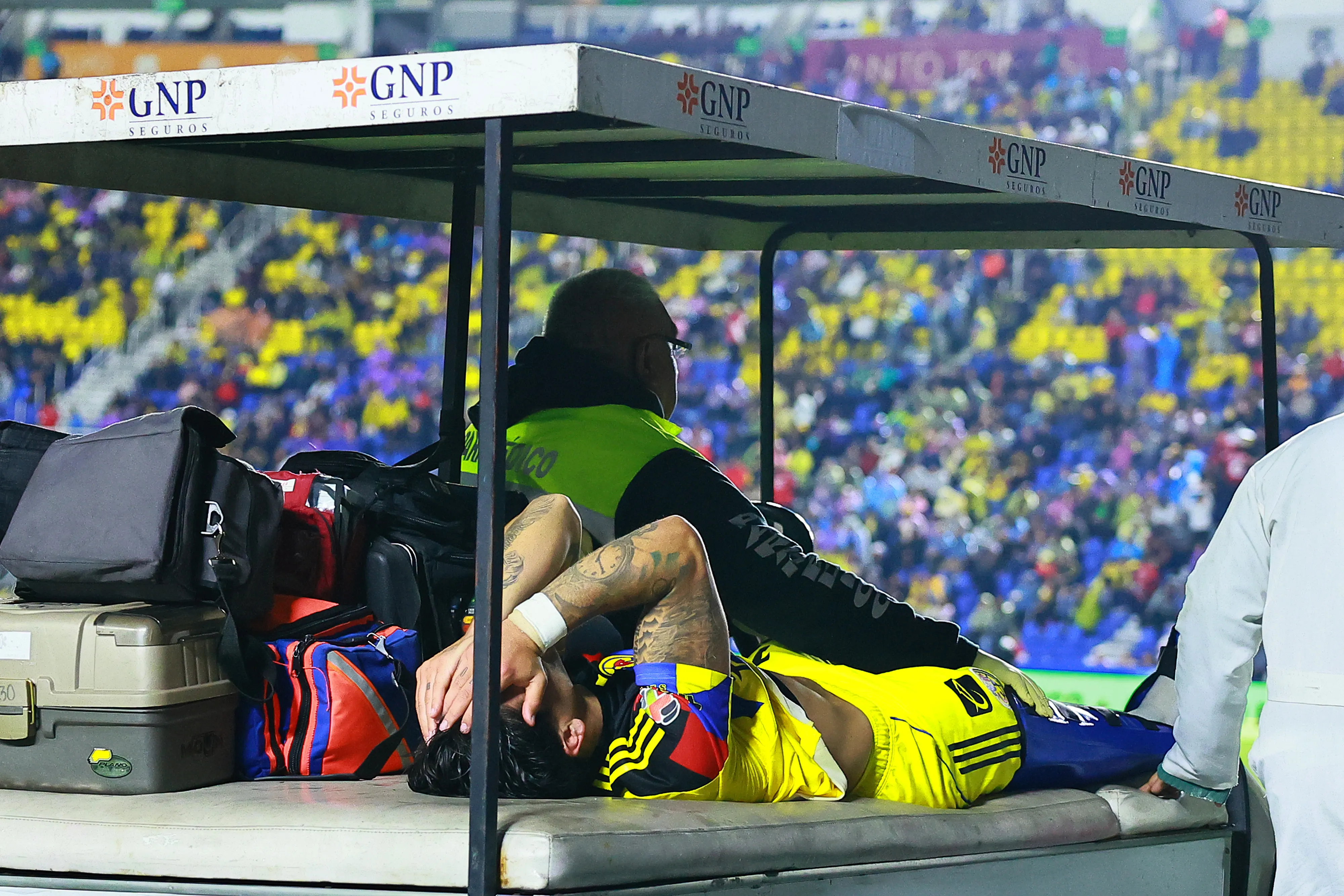 Víctor Dávila suena en Colo Colo pese a estar lesionado en el América. Foto: Getty Images.
