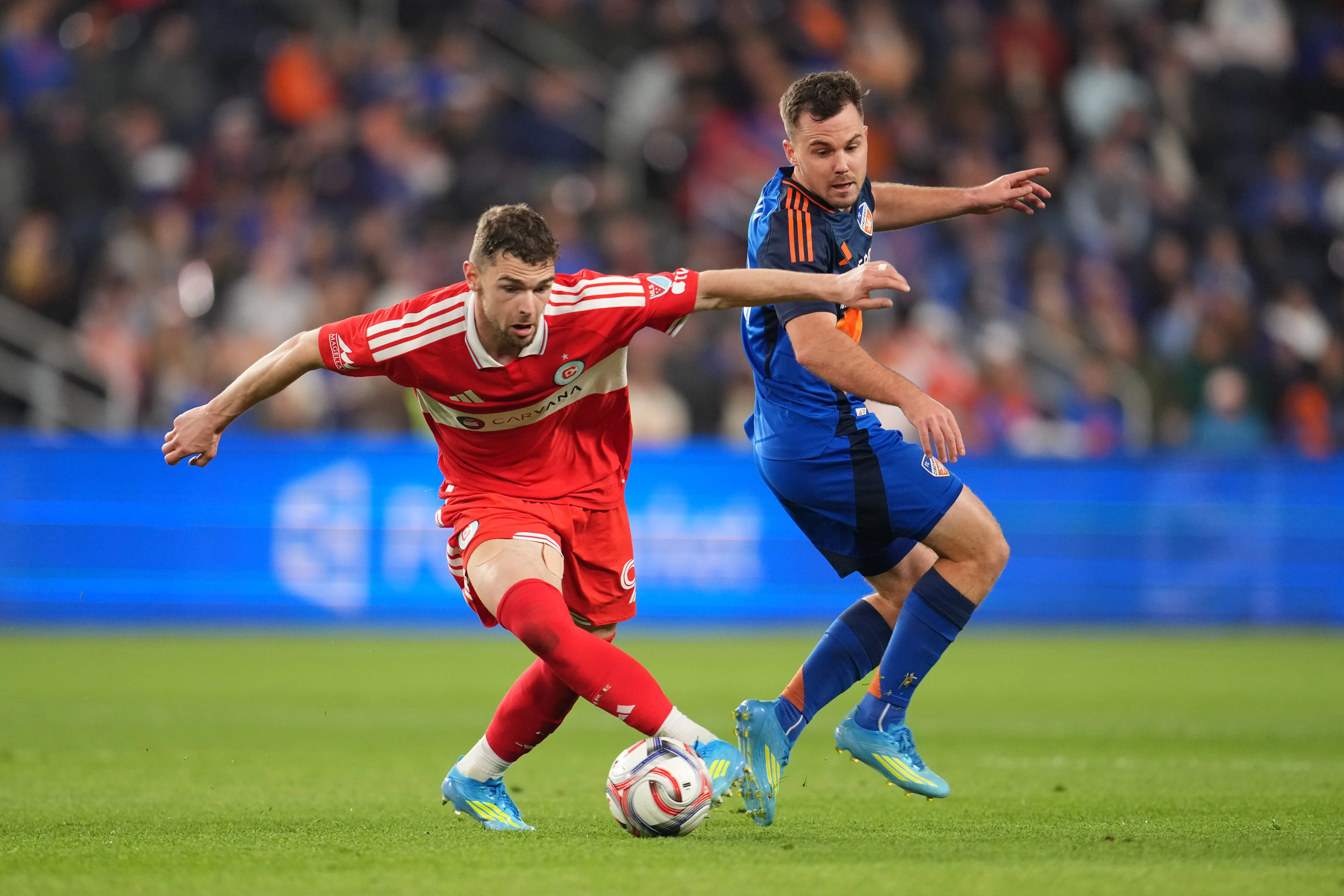 Hugo Cuypers (de rojo) en acción ante el FC Cincinatti de la Major League Soccer. (Jeff Dean/Getty Images).