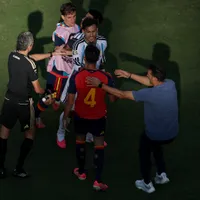La inentendible medida de la FIFA con Leandro Paredes tras pelea