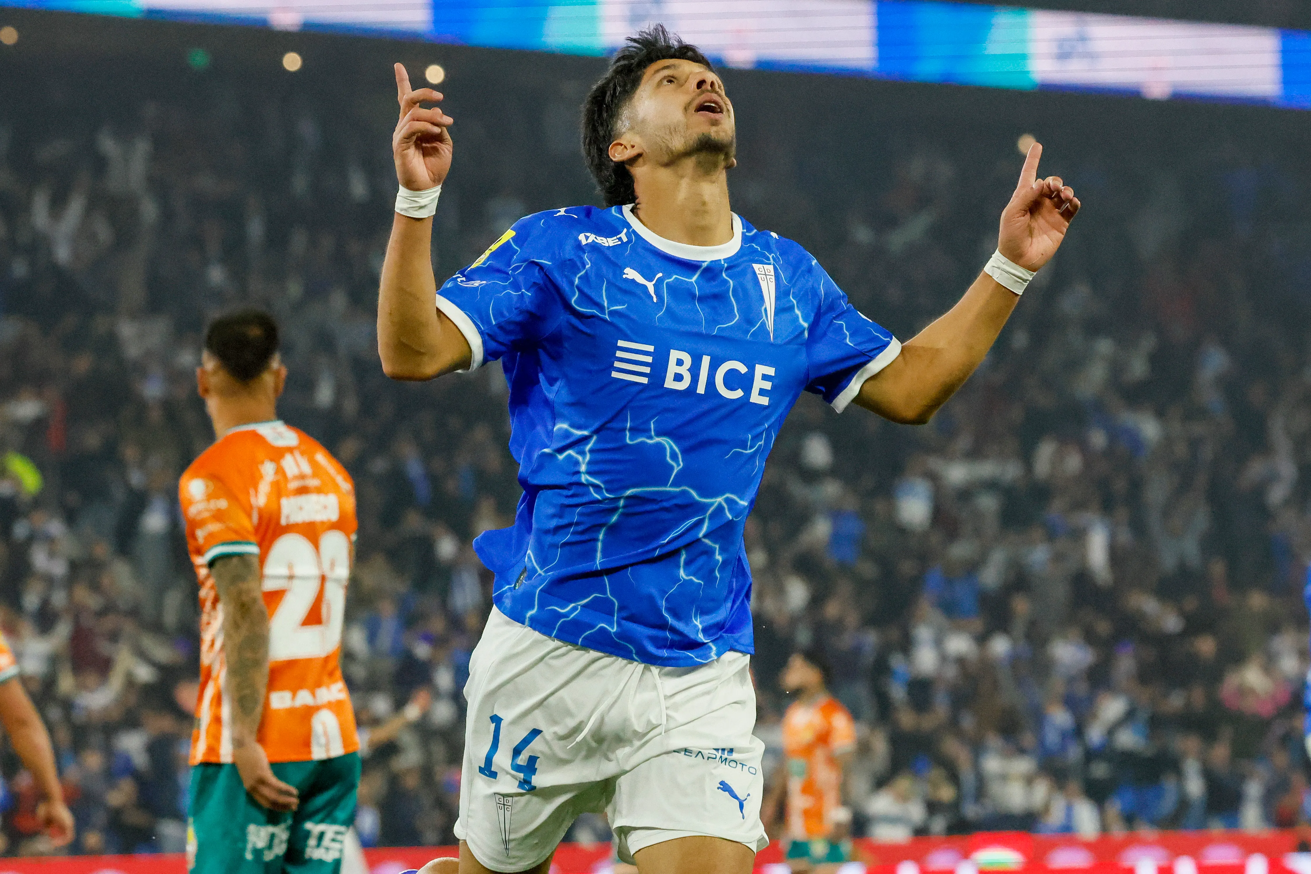 Martínez se queda en la UC/Photosport