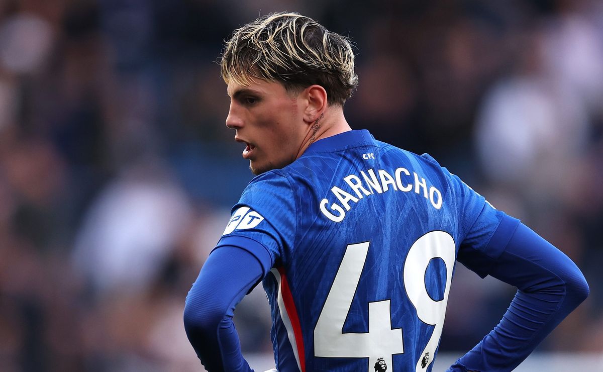 ¿Adiós Chelsea? Garnacho recibe una oferta y podría cambiar de club en la Premier League