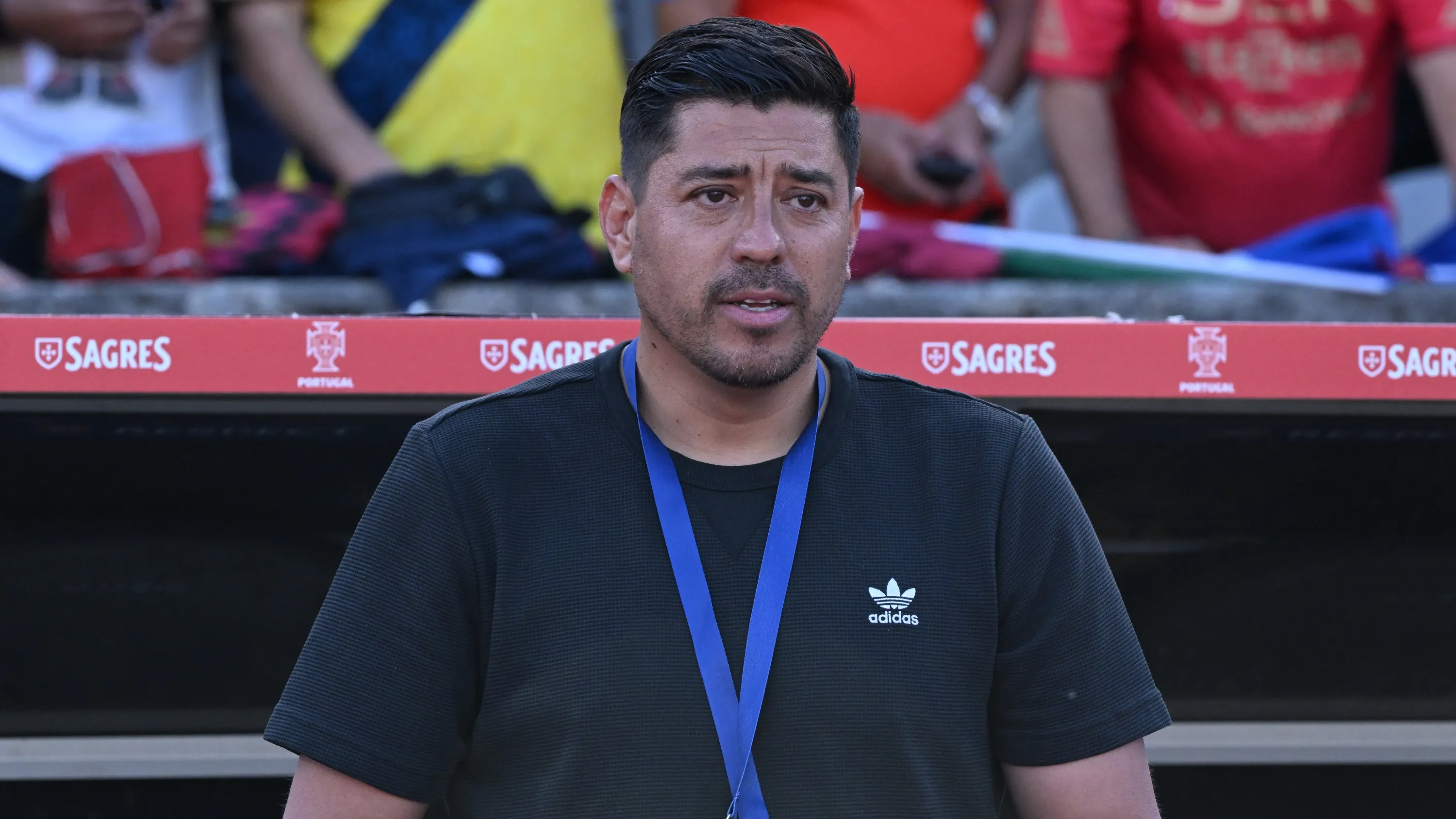 Nico Córdova en la banca de Chile, ante Portugal | Photosport