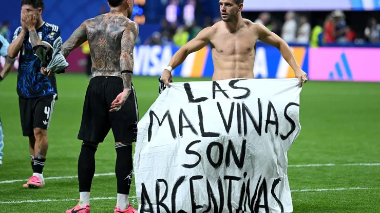 El polémico "trapo" que mostraron los jugadores de Argentina al mundo