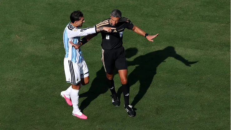 Leandro Paredes arriesga severos castigos.
