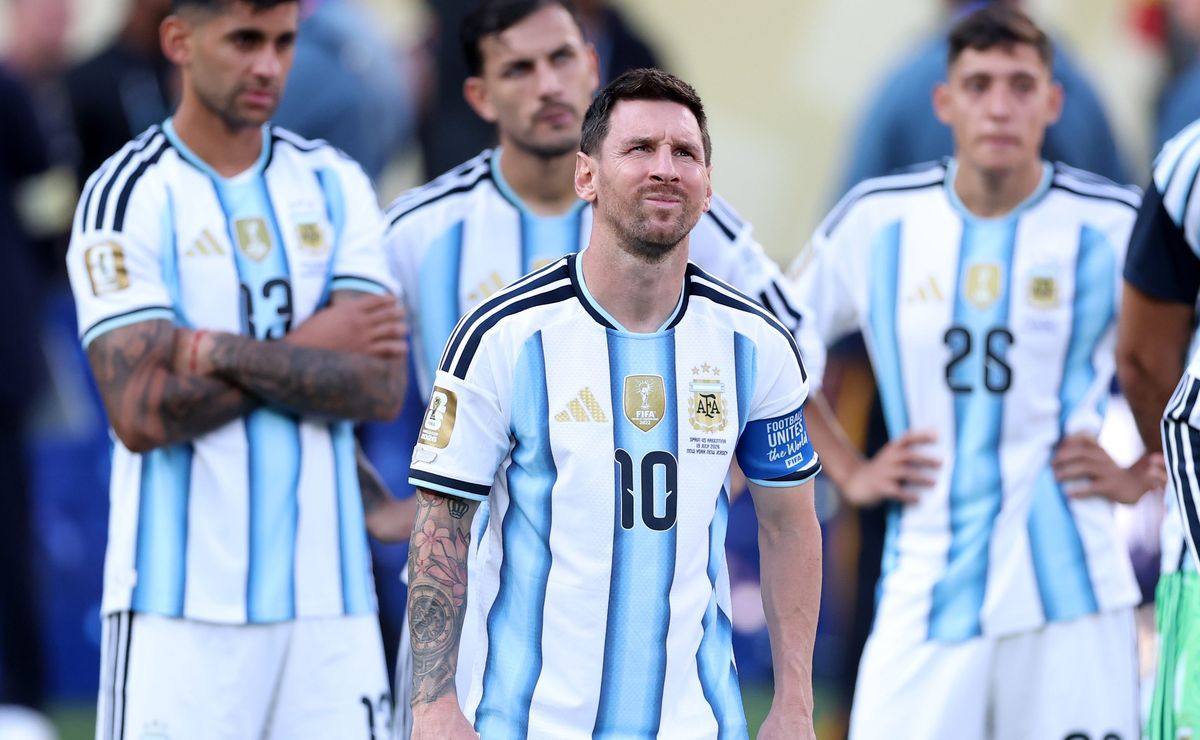 Ex futbolista inglés le tira factos a Messi y la Albiceleste: “Argentina debe ser el país más odiado del mundo”