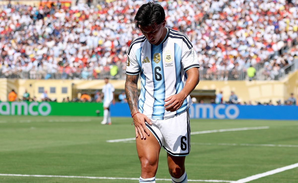 “Felicidad de mediocres”: el descargo de Lisandro Martínez por segundo lugar de Argentina