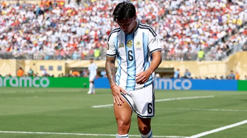 Lisandro Martínez salió lesionado en la final.